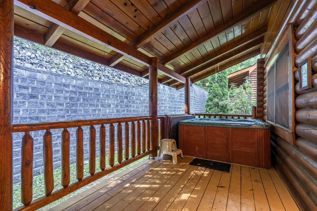 Bear Naked Pigeon Forge Exterior foto